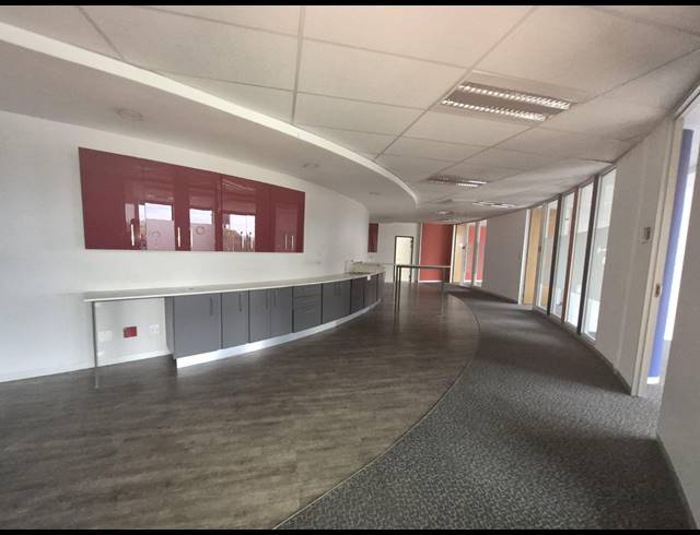 699M² OFFICE TO LET IN RIVONIA